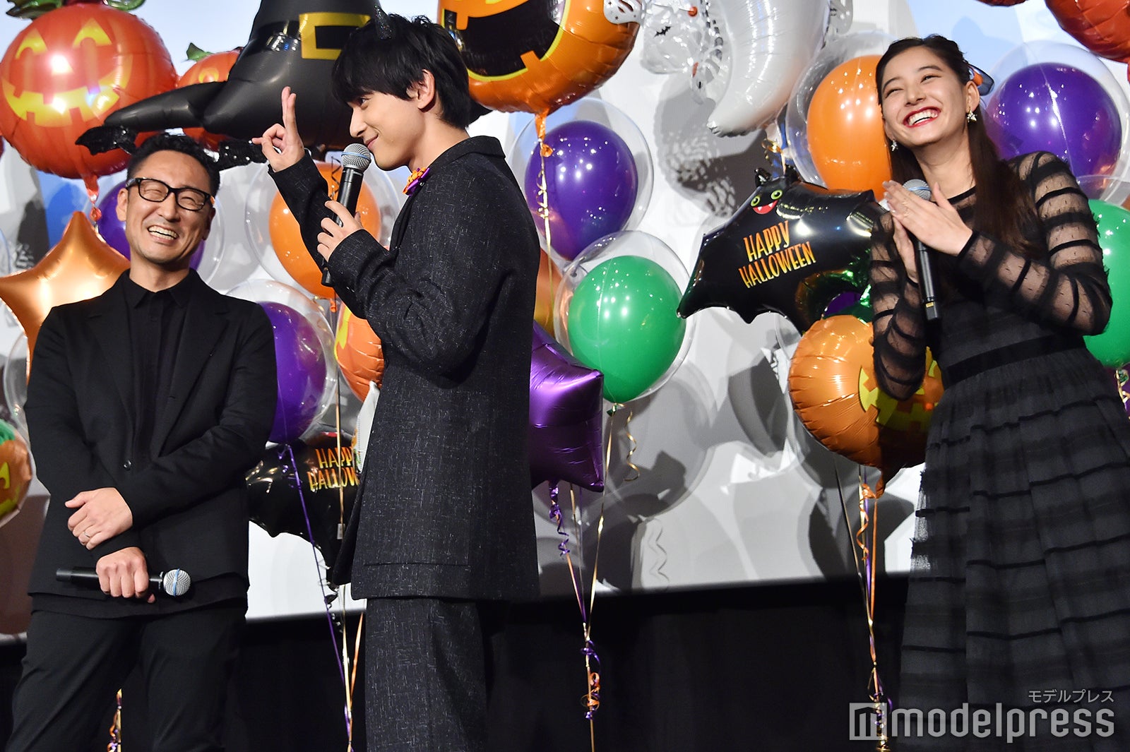 宮脇亮監督、吉沢亮、新木優子 （C）モデルプレス