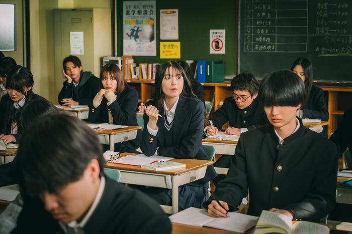 「霧尾ファンクラブ」(C)地球のお魚ぽんちゃん・実業之日本社/中京テレビ