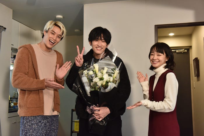 (左から)鈴木伸之、杉野遥亮、奈緒 (C)日本テレビ