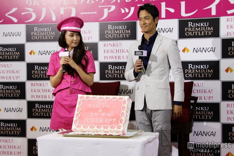 左から：向山志穂、沢村一樹