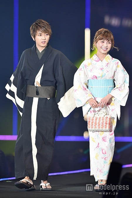 (左から)西島隆弘、宇野実彩子