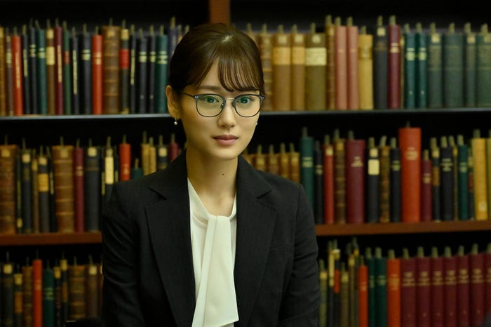 山下美月「弁護士ソドム」最終話より(C)テレビ東京