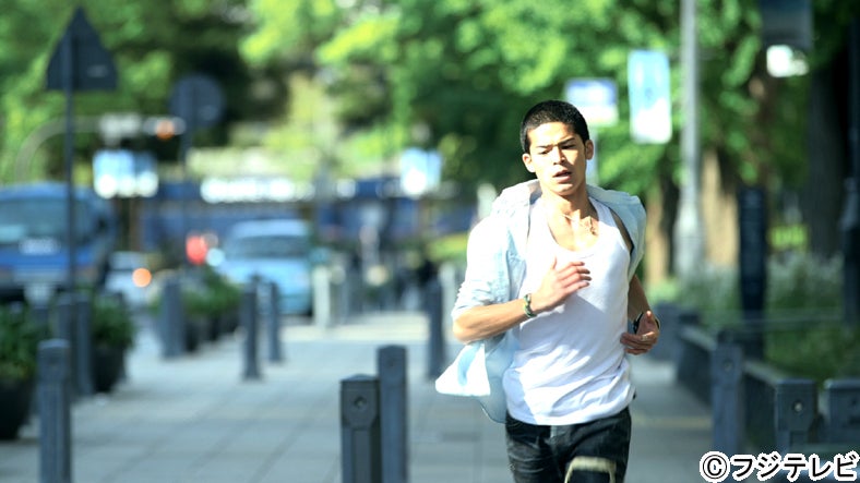 Soulja×KenJi03の新曲「雨のち晴れ」のPV撮影現場（写真：菅谷哲也）／「テラスハウス」7月19日放送回より