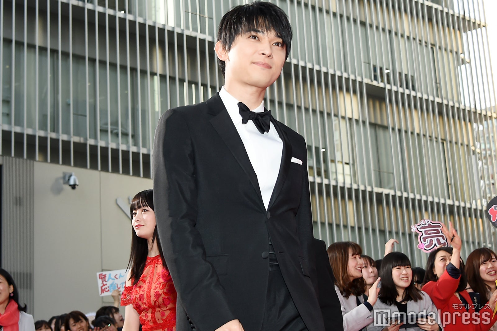 吉沢亮、橋本環奈 （C）モデルプレス