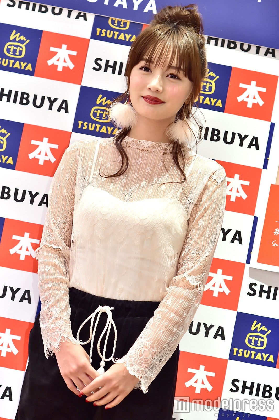 トップス：lilLilly（リルリリー）わたなべ麻衣（C）モデルプレス