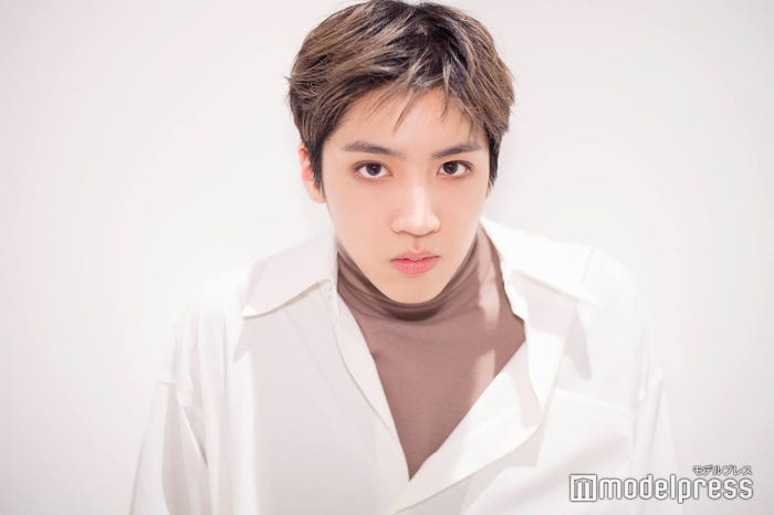 ウソク (C)モデルプレス