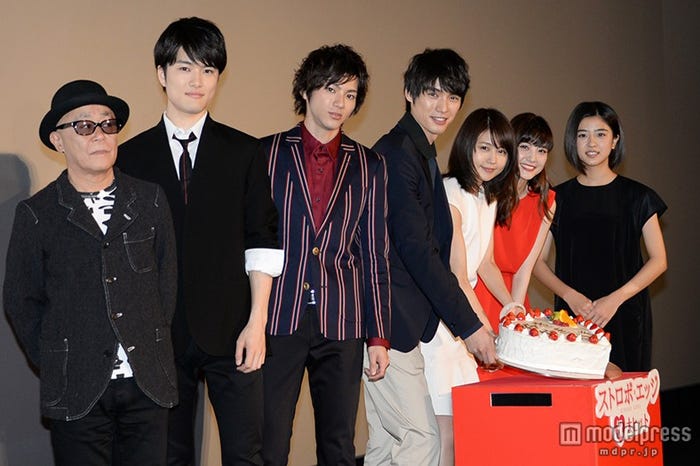 (左から)廣木隆一監督、入江甚儀、山田裕貴、福士蒼汰、有村架純、佐藤ありさ、黒島結菜