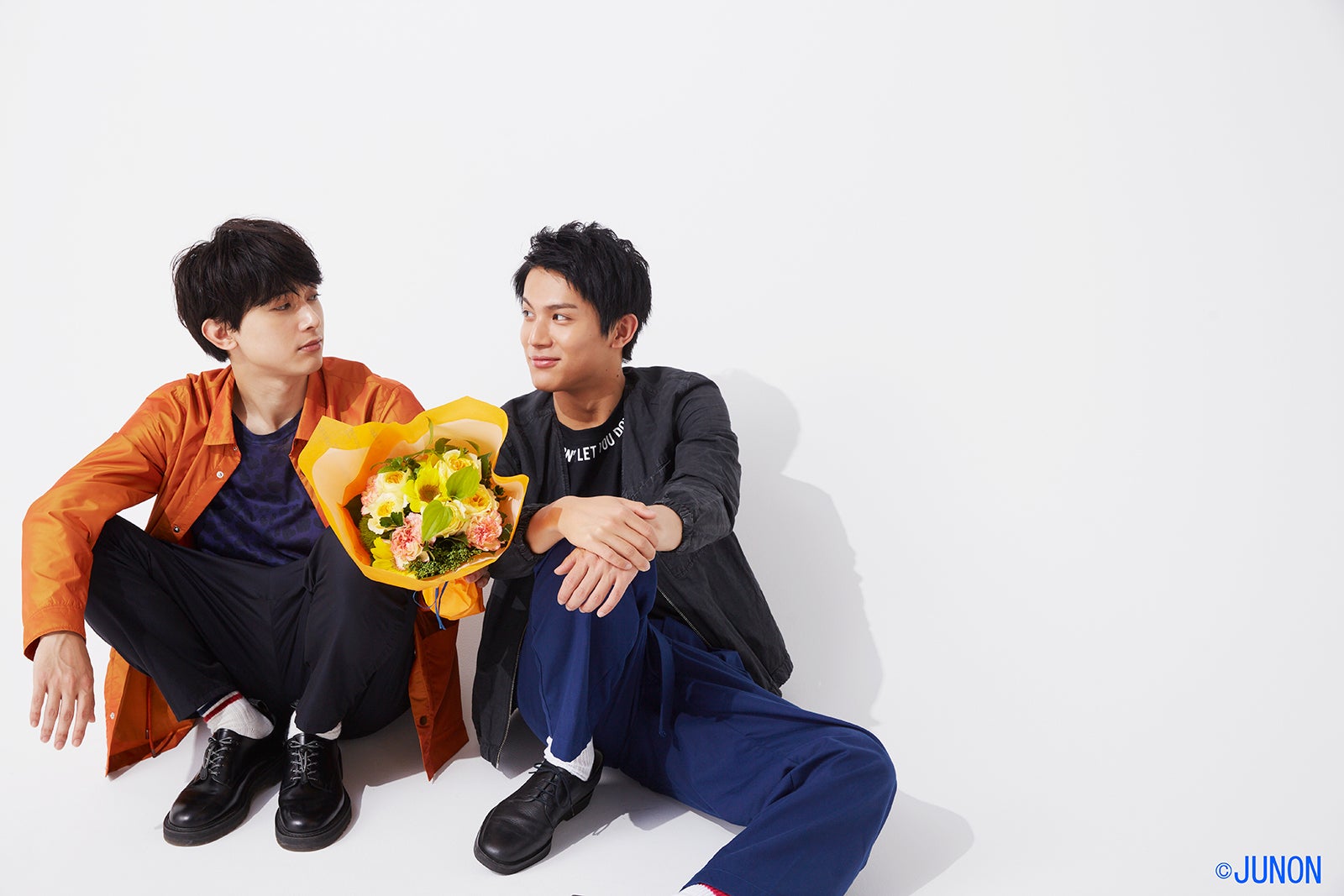 吉沢亮、中川大志／「JUNON」9月号より（画像提供：主婦と生活社）