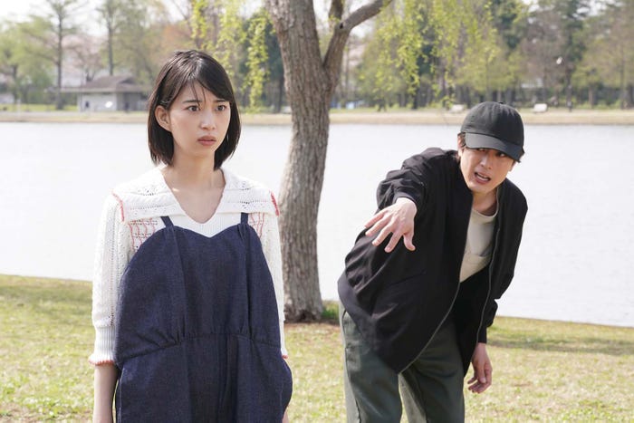 (左から)森川葵、間宮祥太朗「ナンバMG5」第2話(C)フジテレビ
