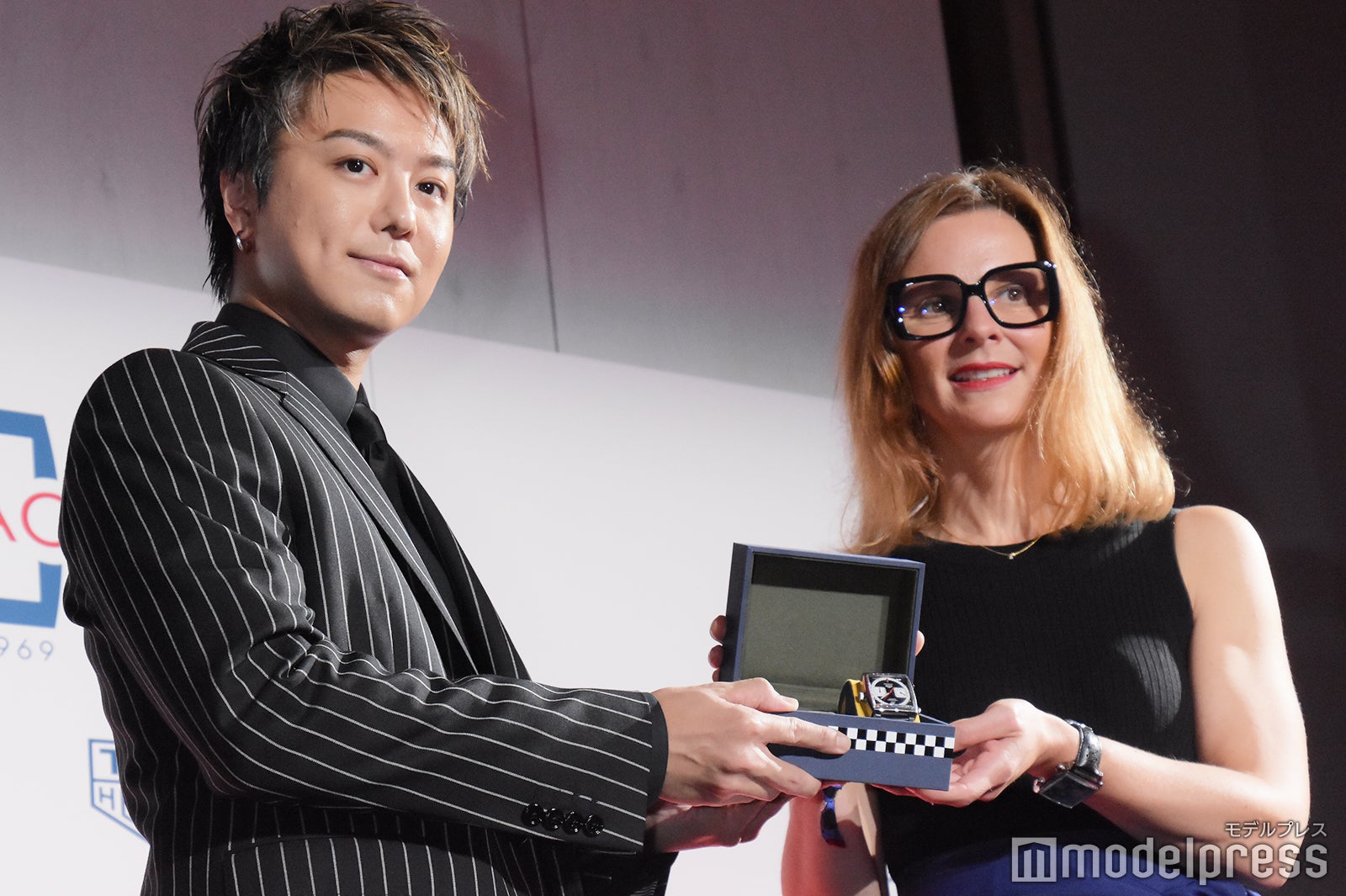 （左）TAKAHIRO（C）モデルプレス