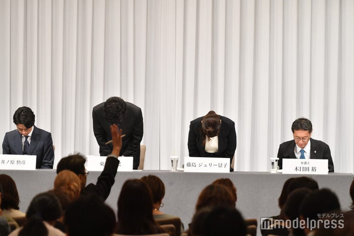 井ノ原快彦、東山紀之、藤島ジュリー景子、木目田裕氏(C)モデルプレス