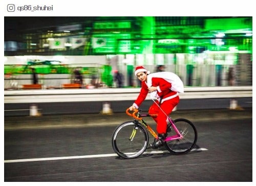 野村周平、サンタで「配達」姿が話題「かっこいい」「うちに来てください」