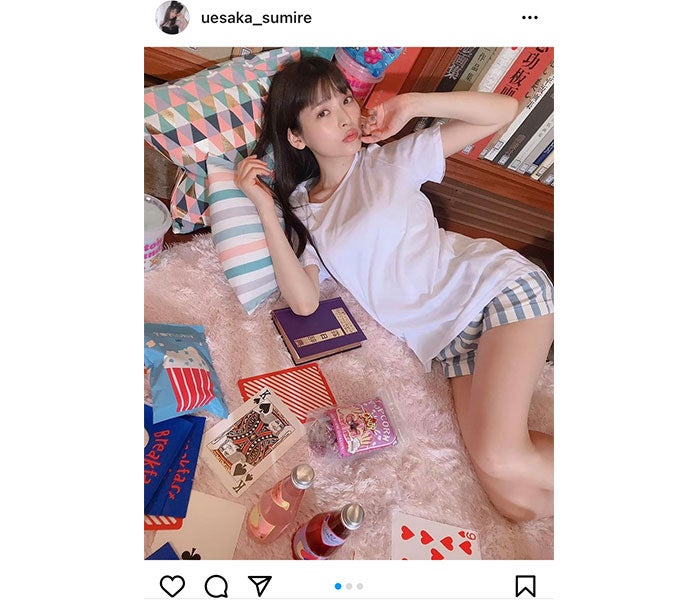 上坂すみれ ラフな短パンスタイルで美脚披露 毛深いですね モデルプレス