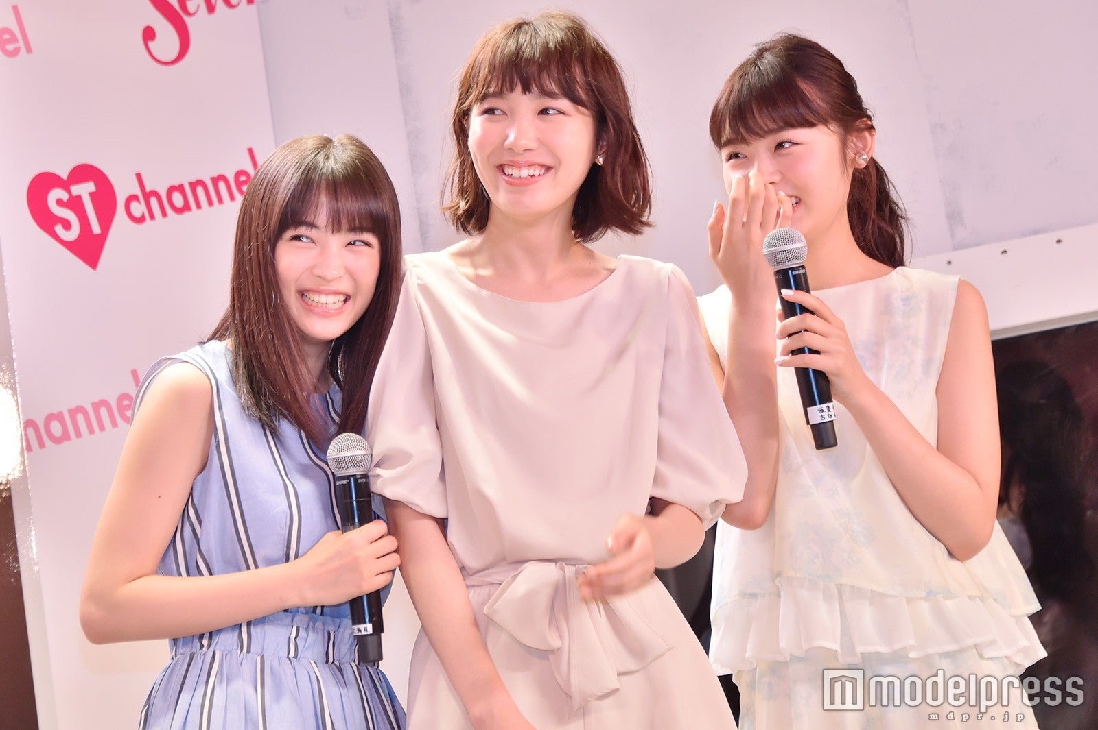 広瀬すず、飯豊まりえ、古畑星夏（C）モデルプレス