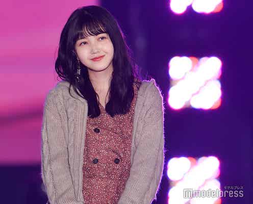 乃木坂46久保史緒里、萌え袖ニットの“モテコーデ”にキュン<GirlsAward 2019 A/W>