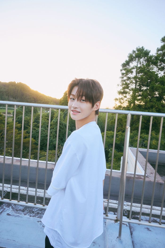 JIHOON(P)&(C)PLEDIS Entertainment