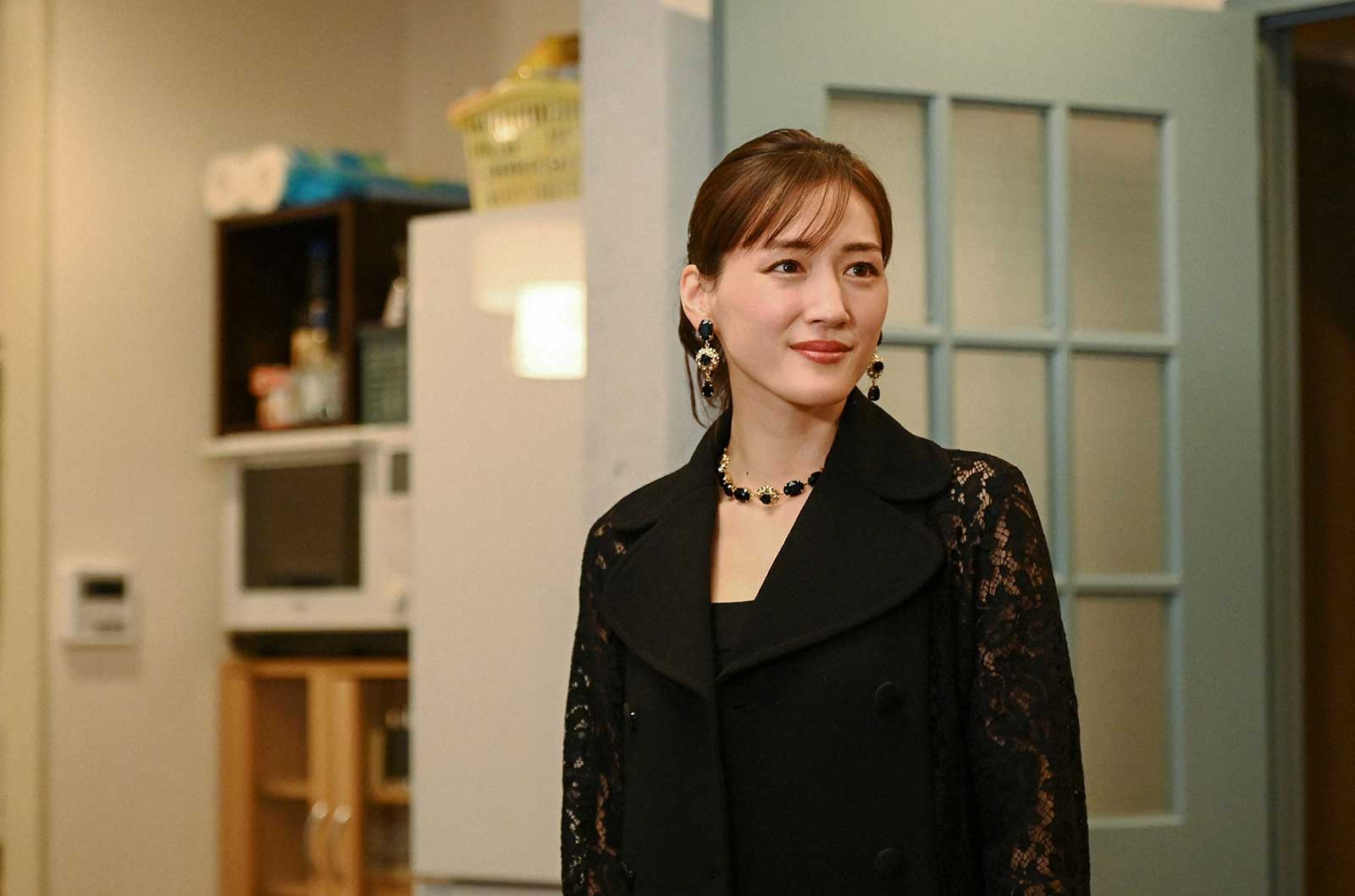 綾瀬はるか「天国と地獄 ～サイコな2人～」第5話より（C）TBS