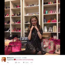 美女とペット No 1キャバ嬢モデル兼社長 愛沢えみりのセレブわんこ ティアラ モデルプレス