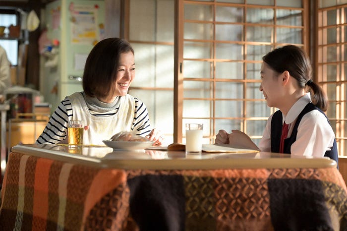 鈴木京香、伊東蒼 (C)NHK