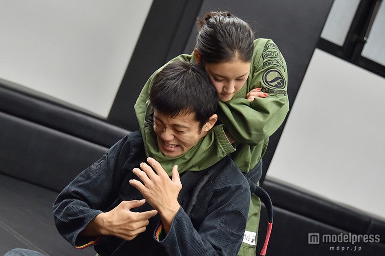 次々技を習得／菜々緒