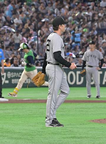 巨人完封負け 連勝2で止まる 打線はわずか2安打 先発ハワードは1球に泣く、七回に長岡に被弾