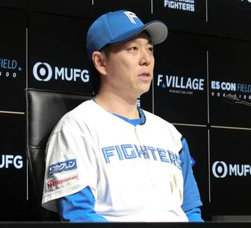 日本ハム・宮西兼任コーチが就任会見「100％選手でもやりたいし、100％コーチの仕事もやりたい」 “ピッチャー、俺”の可能性は「たぶんない」と否定的