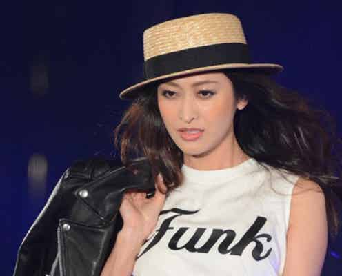 山田優、クールな美貌に3万人釘付け