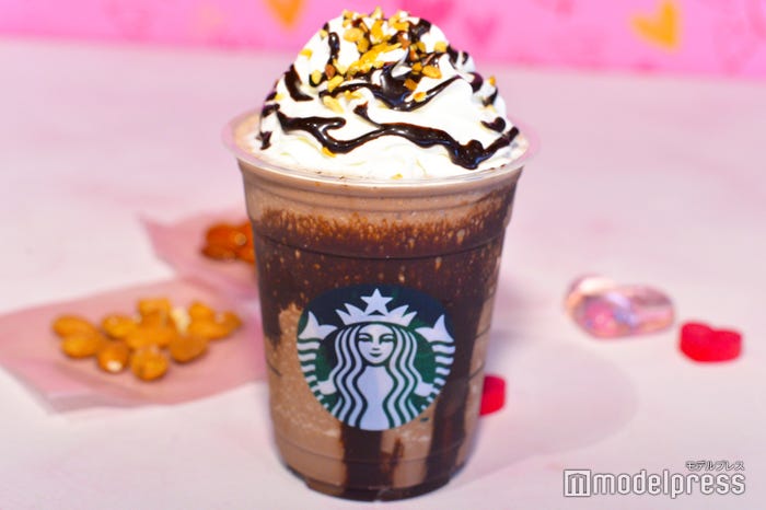 「チョコレート with アーモンド プラリネ フラペチーノ」(C)モデルプレス