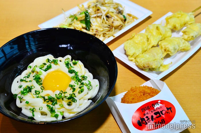 レース前に美味しい香川名物で夕食タイム(C)モデルプレス