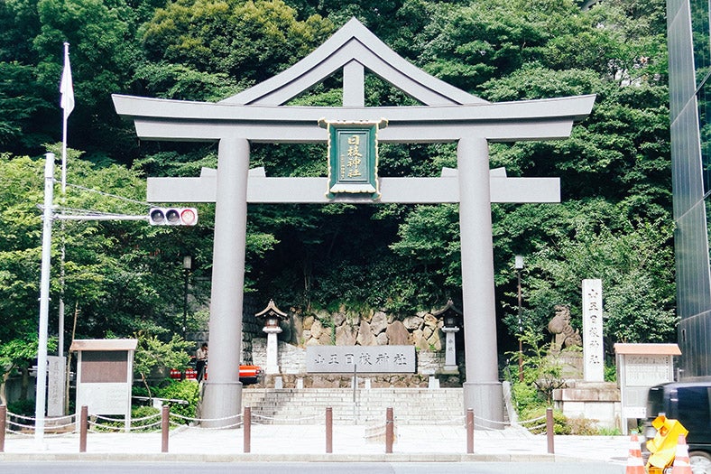 日枝神社／Hie Shrine by Dick Thomas Johnson