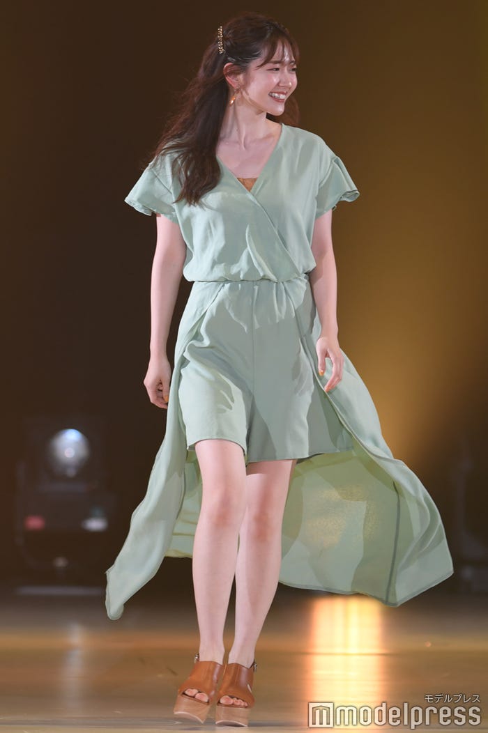 鈴木愛理(C)モデルプレス