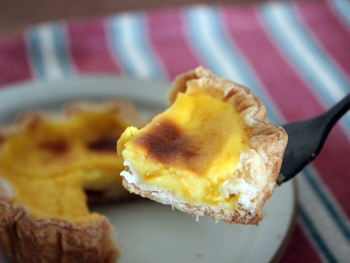 カスタードはねっとり、密度のある濃厚なテクスチャー