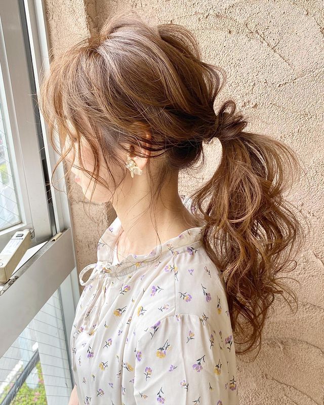 セミロングさんの簡単アレンジ集 大人女性向けのすぐ出来るヘアセットまとめ モデルプレス