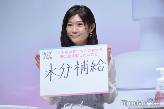 内側からの美しさを追求する篠原涼子(C)モデルプレス