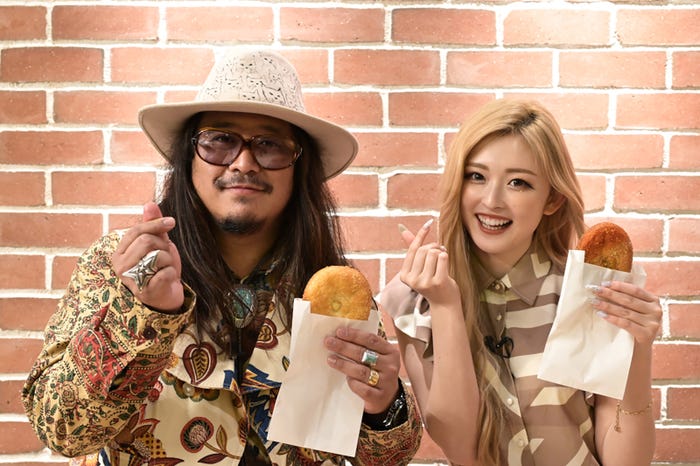 岸本拓也氏、ゆうちゃみ(C)TBS