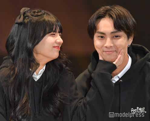 「今日好き」“れいみひ”向井怜衣&小幡海潤カップル、お揃いパーカーコーデ 半年記念日の計画明かす<札幌コレクション 2023 A/W>