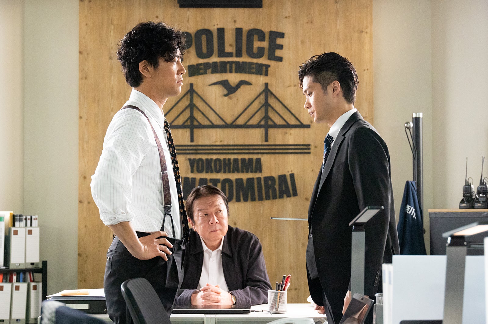 （左から）桐谷健太、古田新太、磯村勇斗「ケイジとケンジ、時々ハンジ。」第1話より（C）テレビ朝日