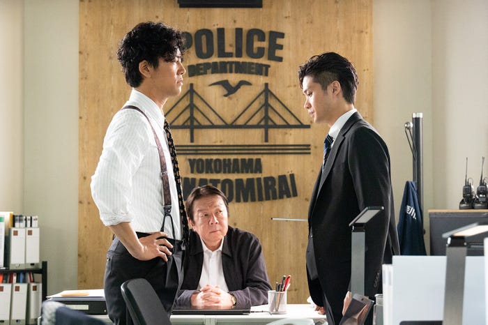 (左から)桐谷健太、古田新太、磯村勇斗「ケイジとケンジ、時々ハンジ。」第1話より(C)テレビ朝日