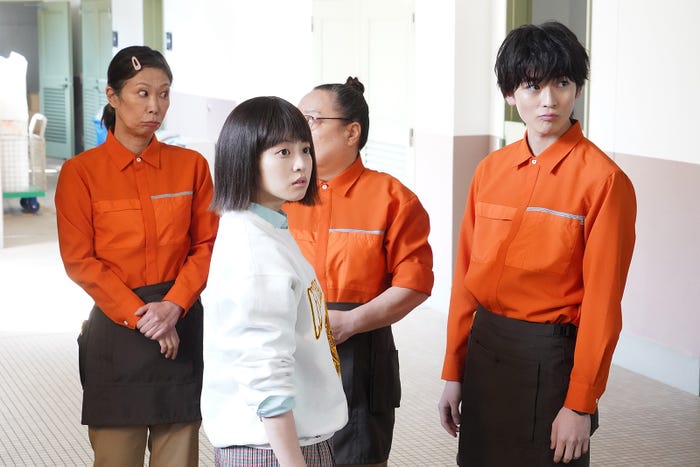 (中央)今田美桜(右)高橋文哉/「悪女(わる)~働くのがカッコ悪いなんて誰が言った?~」第4話より(C)日本テレビ