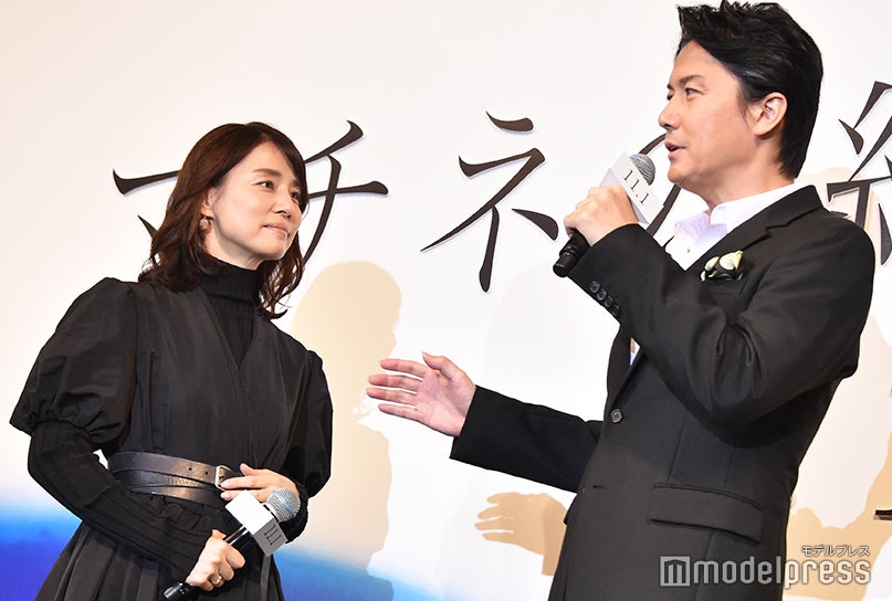 石田ゆり子、福山雅治（C）モデルプレス