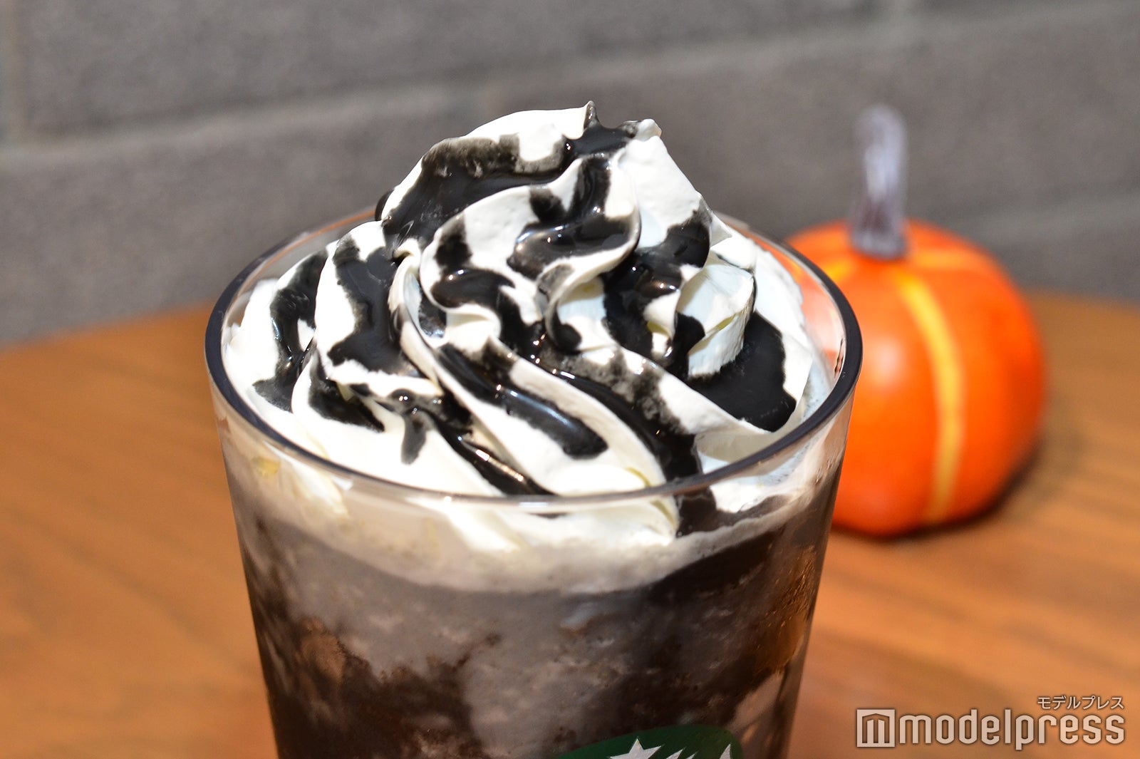 Booooo フラペチーノ（C）モデルプレス