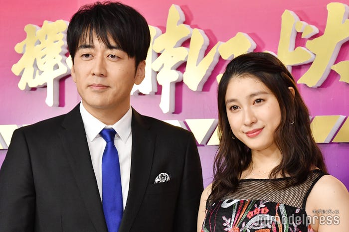 安住紳一郎アナ、土屋太鳳 (C)モデルプレス