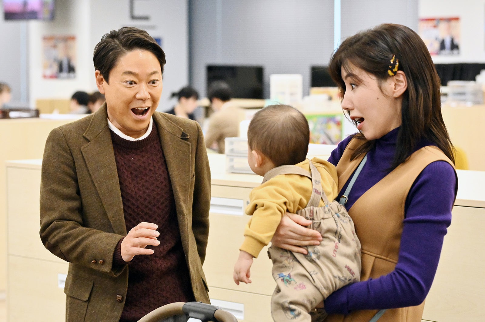 阿部サダヲ、仲里依紗「不適切にもほどがある！」第2話より（C）TBS