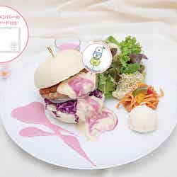 ホワイトハンバーガーと櫻プチデリセット　1,690円（C）Seed ＆ Flower LLC