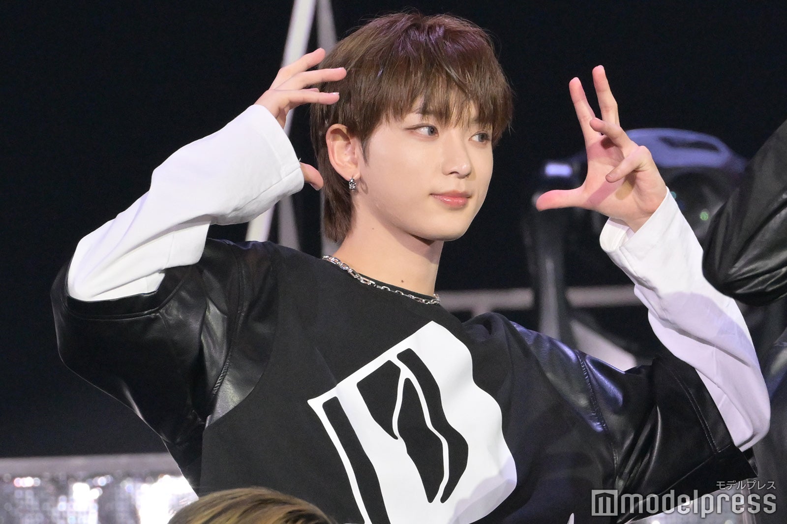 「マネキンさんが転んだ」ゲームをするHARUA「BEAT AX」&TEAM（C）モデルプレス