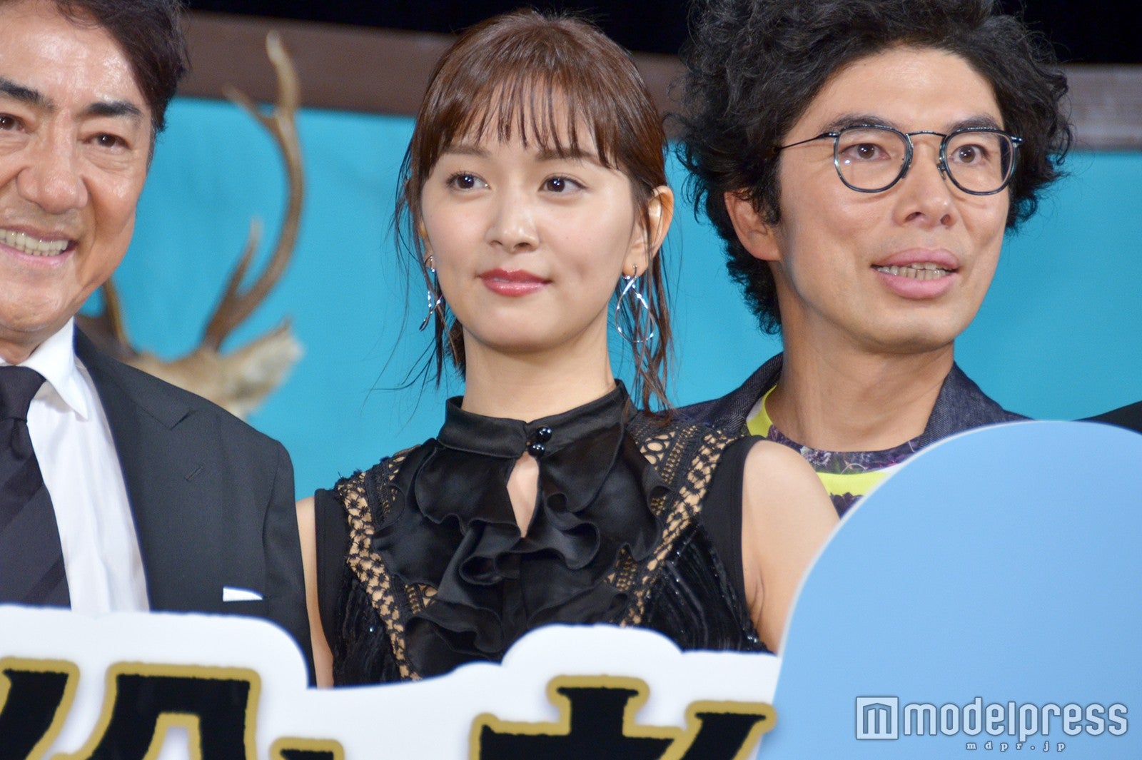 石橋杏奈 大胆スリットドレスで美脚チラリ 泥棒役者 モデルプレス 石橋杏奈 大胆スリットドレスで美脚チラリ 泥棒役者 モデルプレス