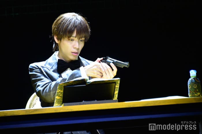 目の奥に闇を潜ませる松島聡/「ハロルドとモード」ゲネプロ取材会(C)モデルプレス