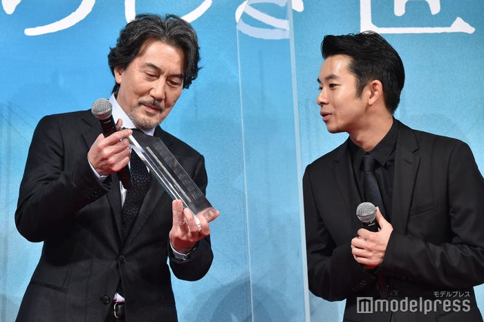 役所広司、仲野太賀(C)モデルプレス