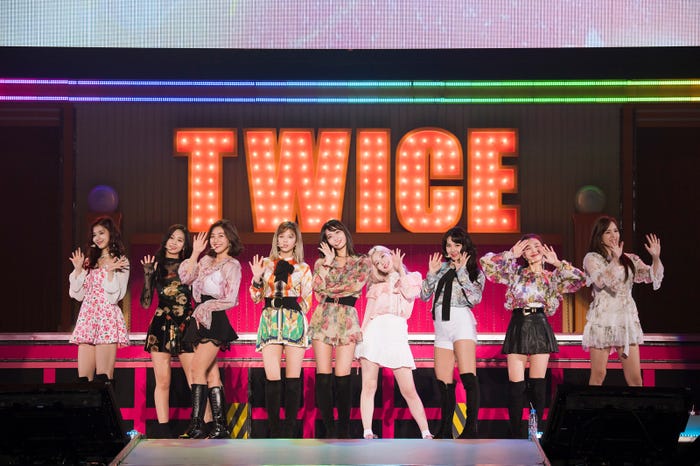 TWICE(提供写真)
