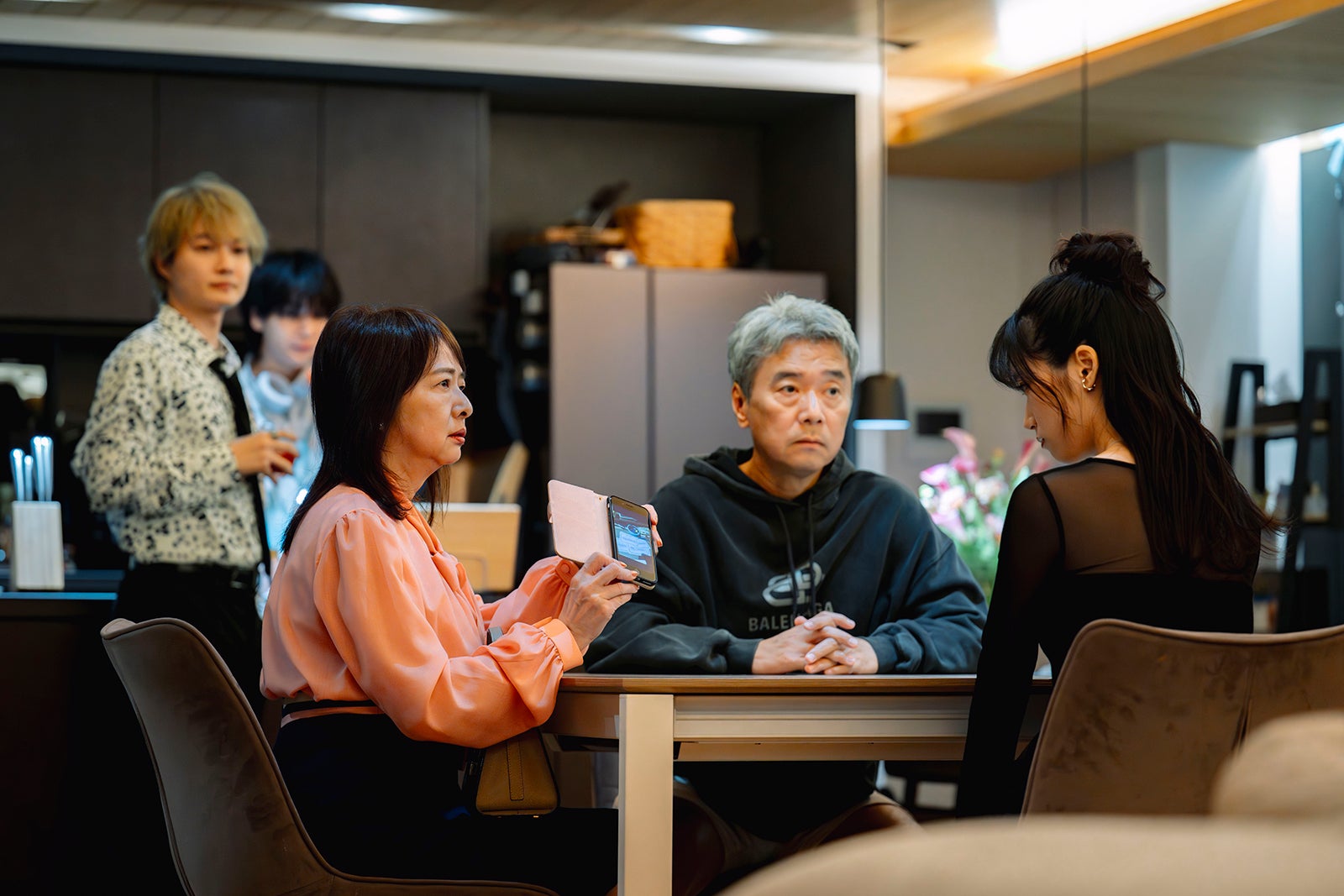 神木隆之介、美保純、尾美としのり、片岡凜「海に眠るダイヤモンド」第3話（C）TBSスパークル／TBS